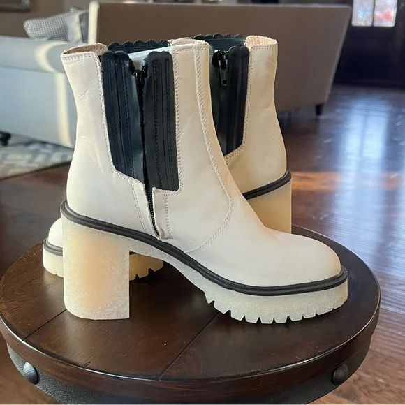Size 9.5 LAST ONE NIB $188 Free People James Chelsea White Boots 39.5 - Picture 13 of 17